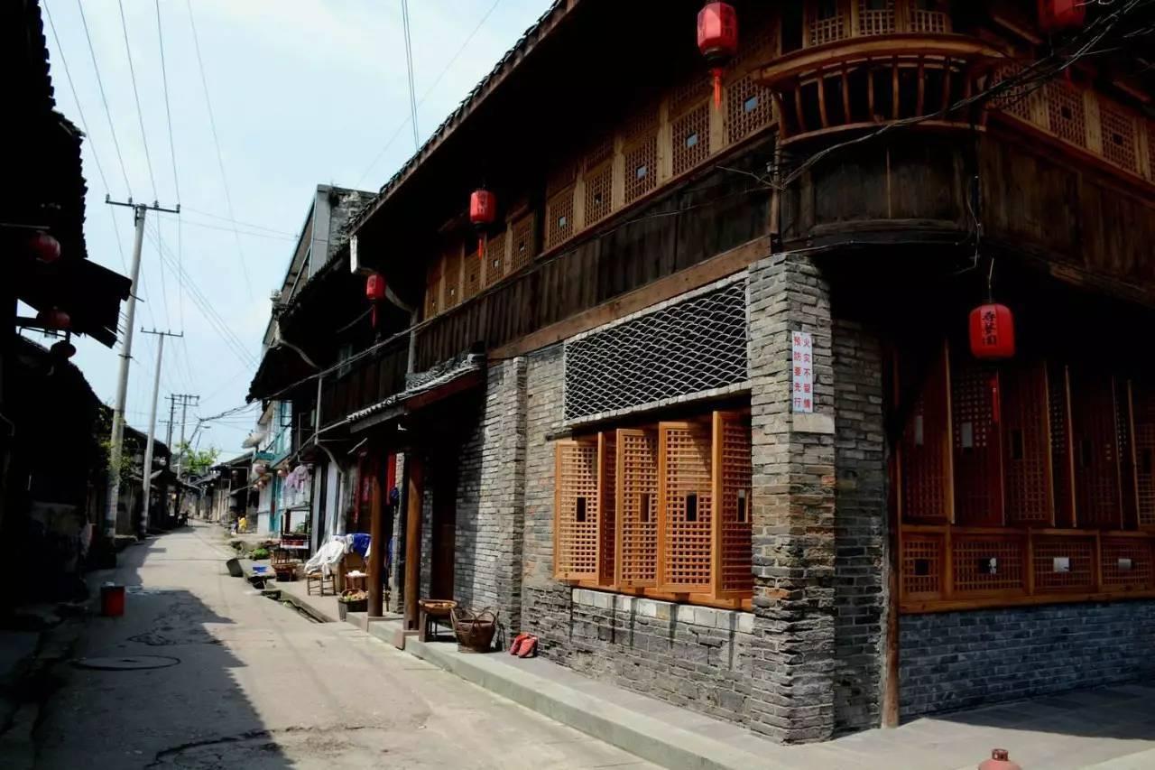 资深女记者张岚去世，年仅41岁，曾深入汶川地震采访，死因引热议